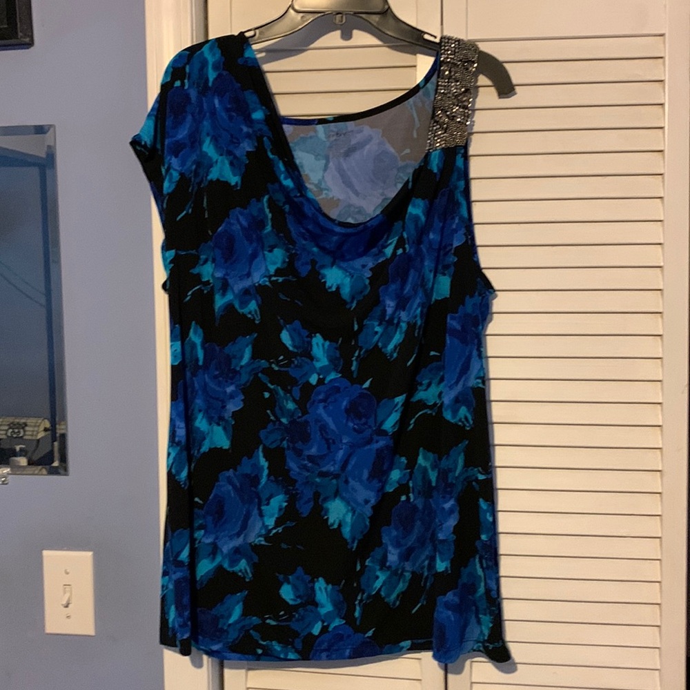 Lane Bryant - Blue Roses Top.     NWOT